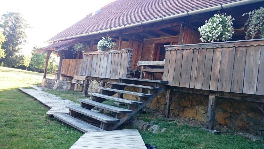 Rustic Home Mia Duga Resa Ruang foto