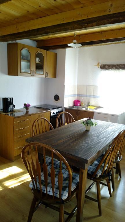Rustic Home Mia Duga Resa Ruang foto
