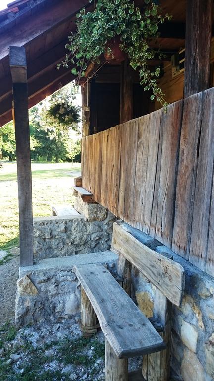 Rustic Home Mia Duga Resa Ruang foto