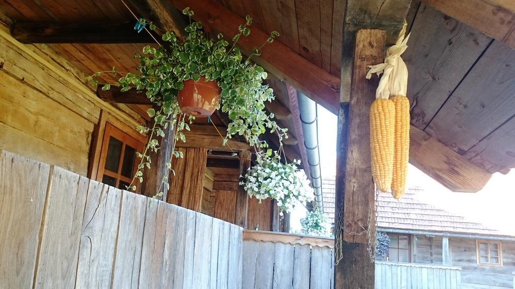 Rustic Home Mia Duga Resa Ruang foto
