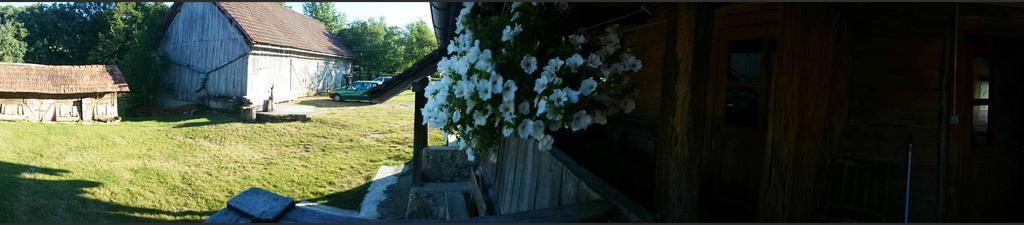 Rustic Home Mia Duga Resa Ruang foto