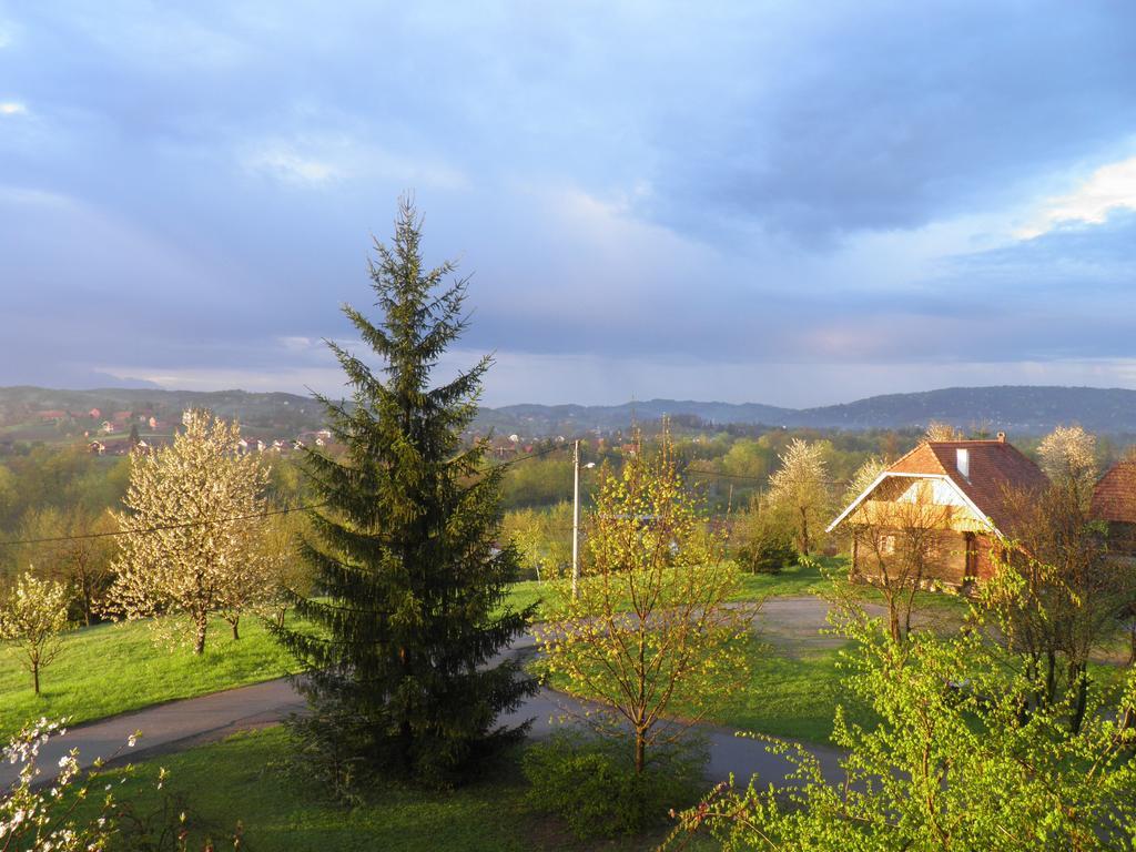 Rustic Home Mia Duga Resa Ruang foto