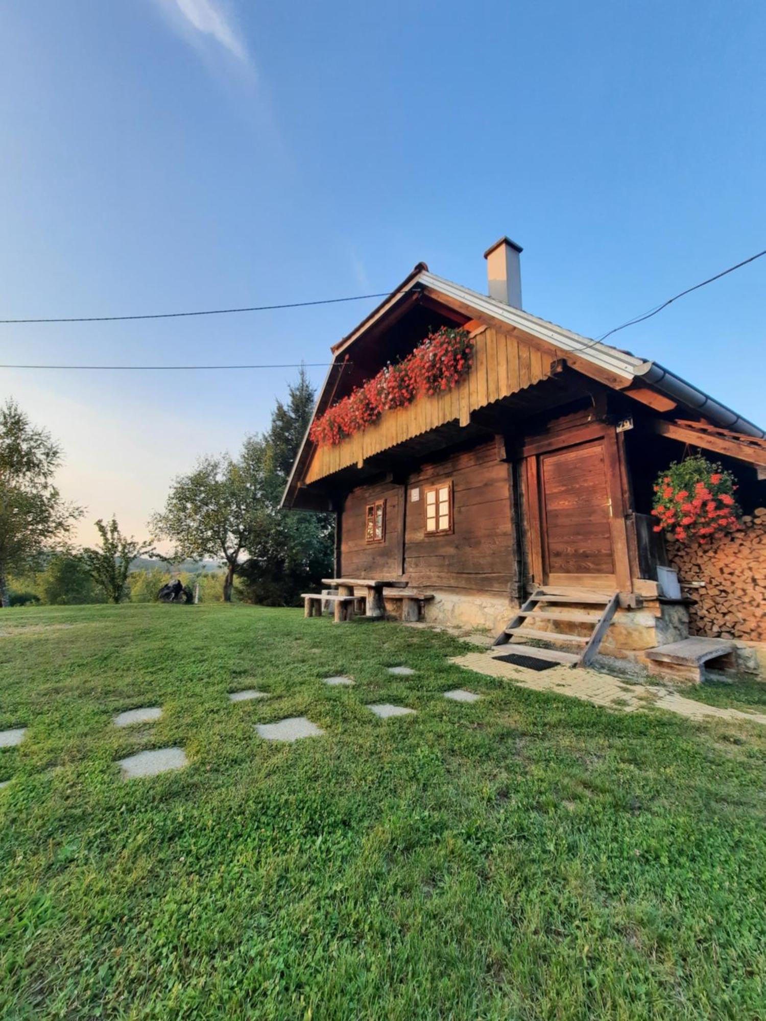 Rustic Home Mia Duga Resa Ruang foto