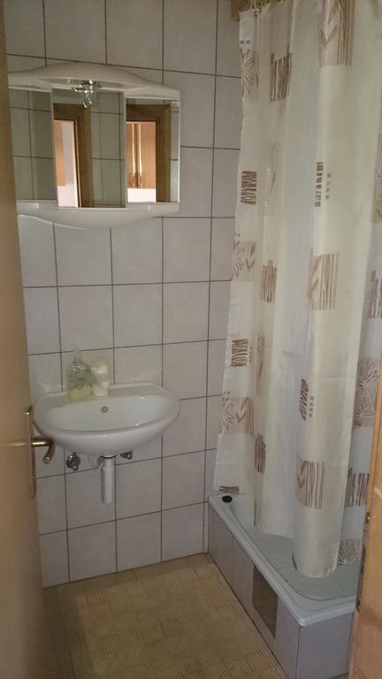 Rustic Home Mia Duga Resa Ruang foto